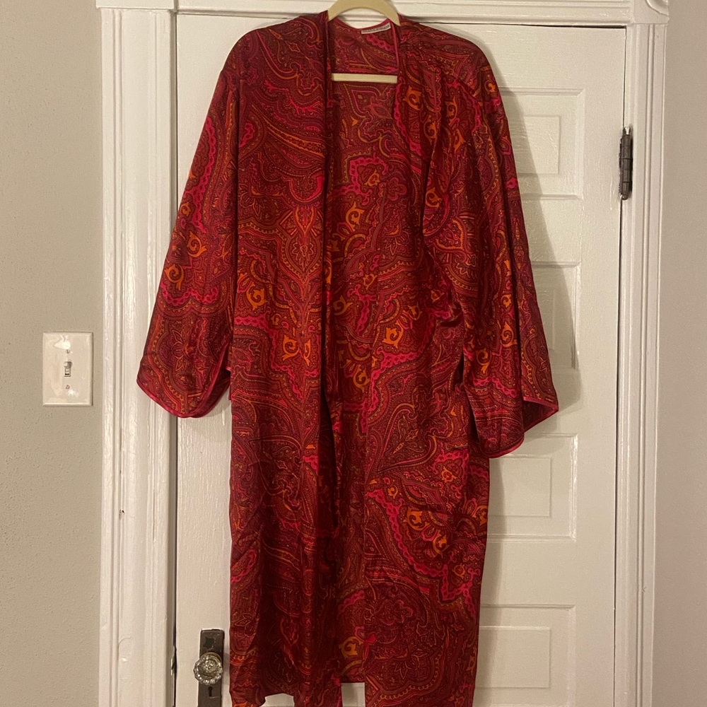 Valerie Stevens Women’s Intimates & Sleepwear- Robe